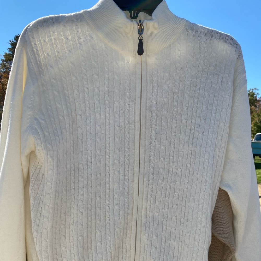 Carolina National official white golf sweater.